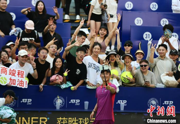 成都ATP250焦点战:商竣程双盘击败锦织圭,向‘