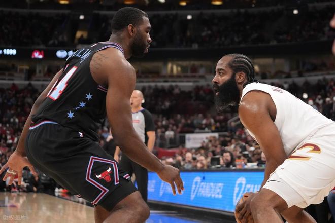 哈登36+7+9率骑士客场险胜公牛