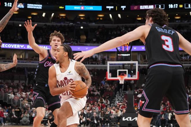 哈登36+7+9率骑士客场险胜公牛