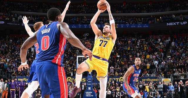 东契奇错失绝平三分 骤停湖人10连胜