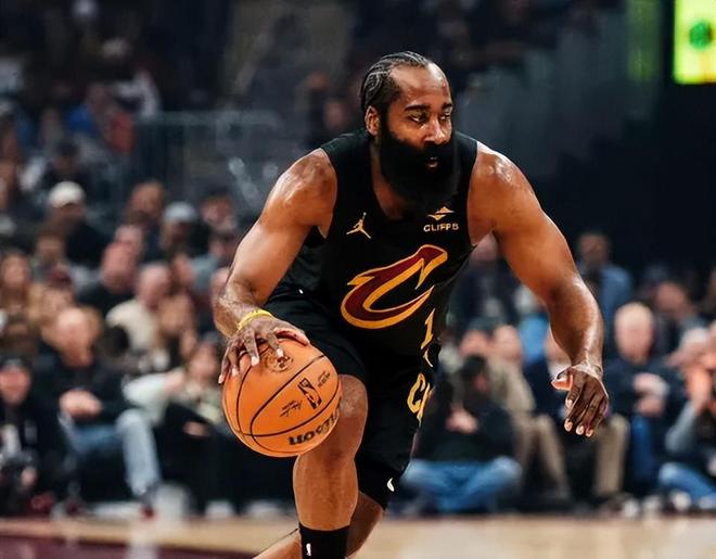 哈登与米切尔战术组合成骑士进攻新引擎