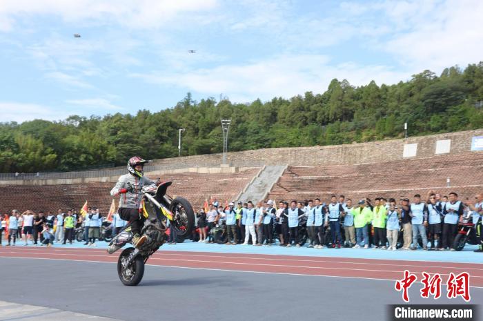 长三角场地越野联赛在江苏盱眙举行，公路机车